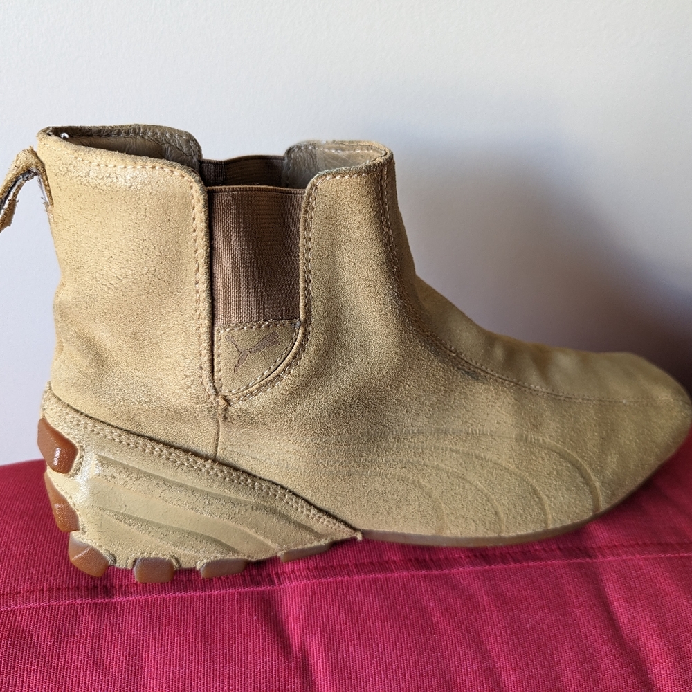 Boots - Picture 3 of 5